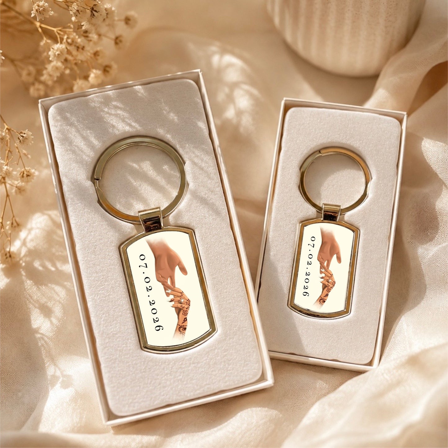 Set of 2 Personalised Couples Henna Hands Metal Keychains with Gift Box