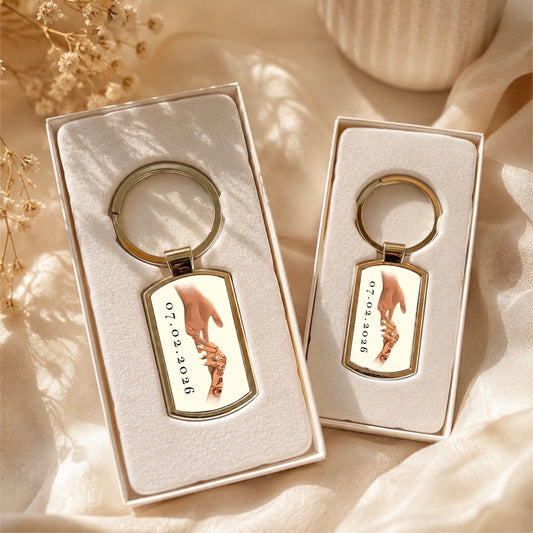 Set of 2 Personalised Couples Henna Hands Metal Keychains with Gift Box