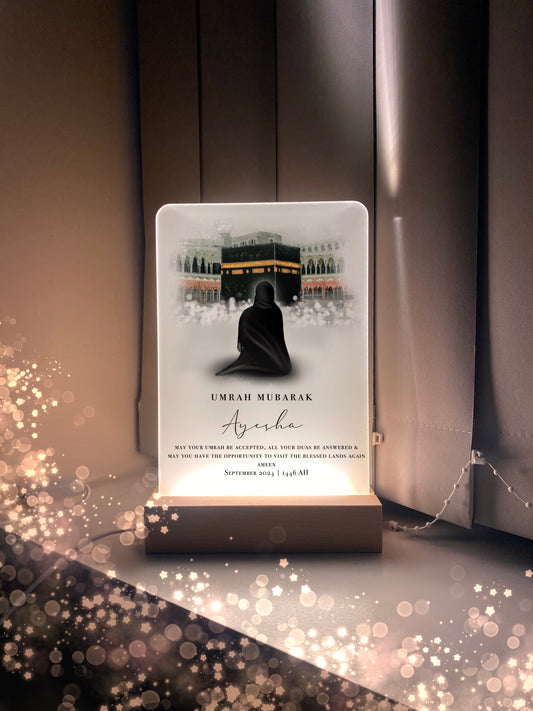 Umrah Mubarak Female Lamp with Personalised Names (14x21cm)